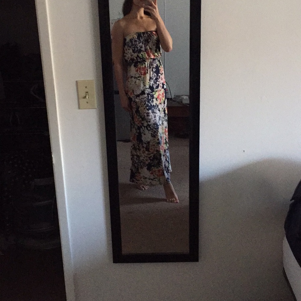 Floral maxi dress from Nordstrom, fits sizes XS-M - Picture 2 of 4